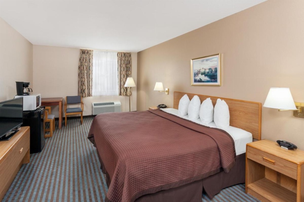 Room image 3